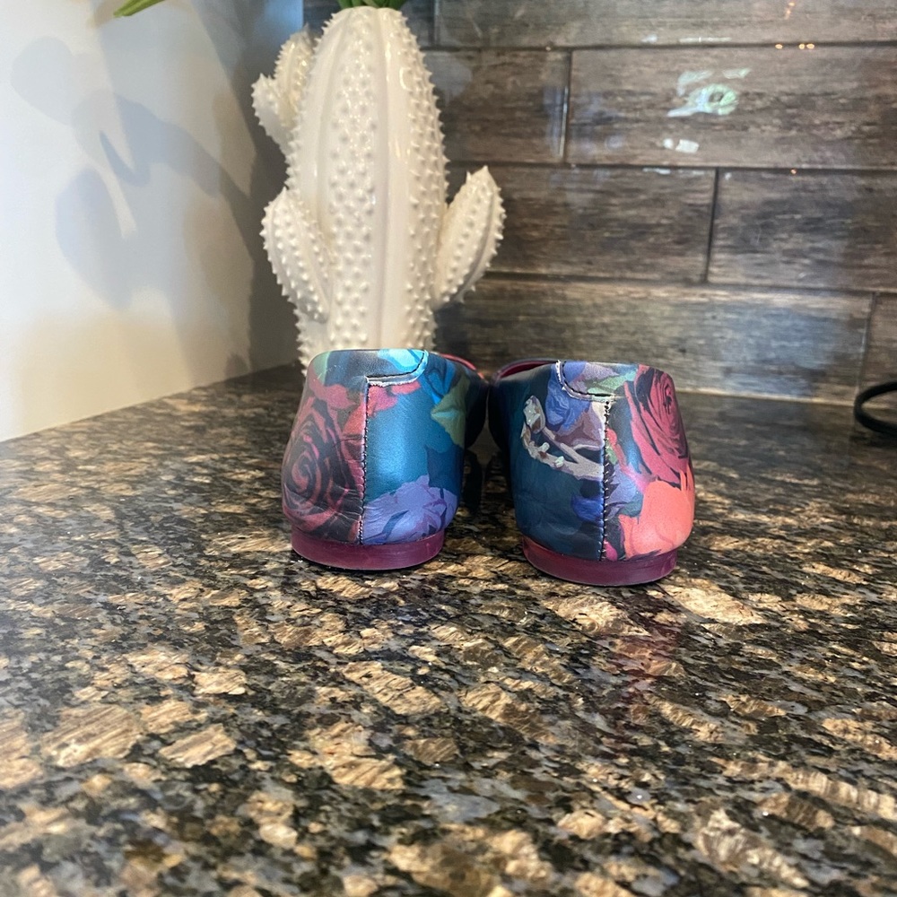 John Fluevog Vibrant Travel Vogs (Fits Like 7-7.5) - Picture 2 of 8